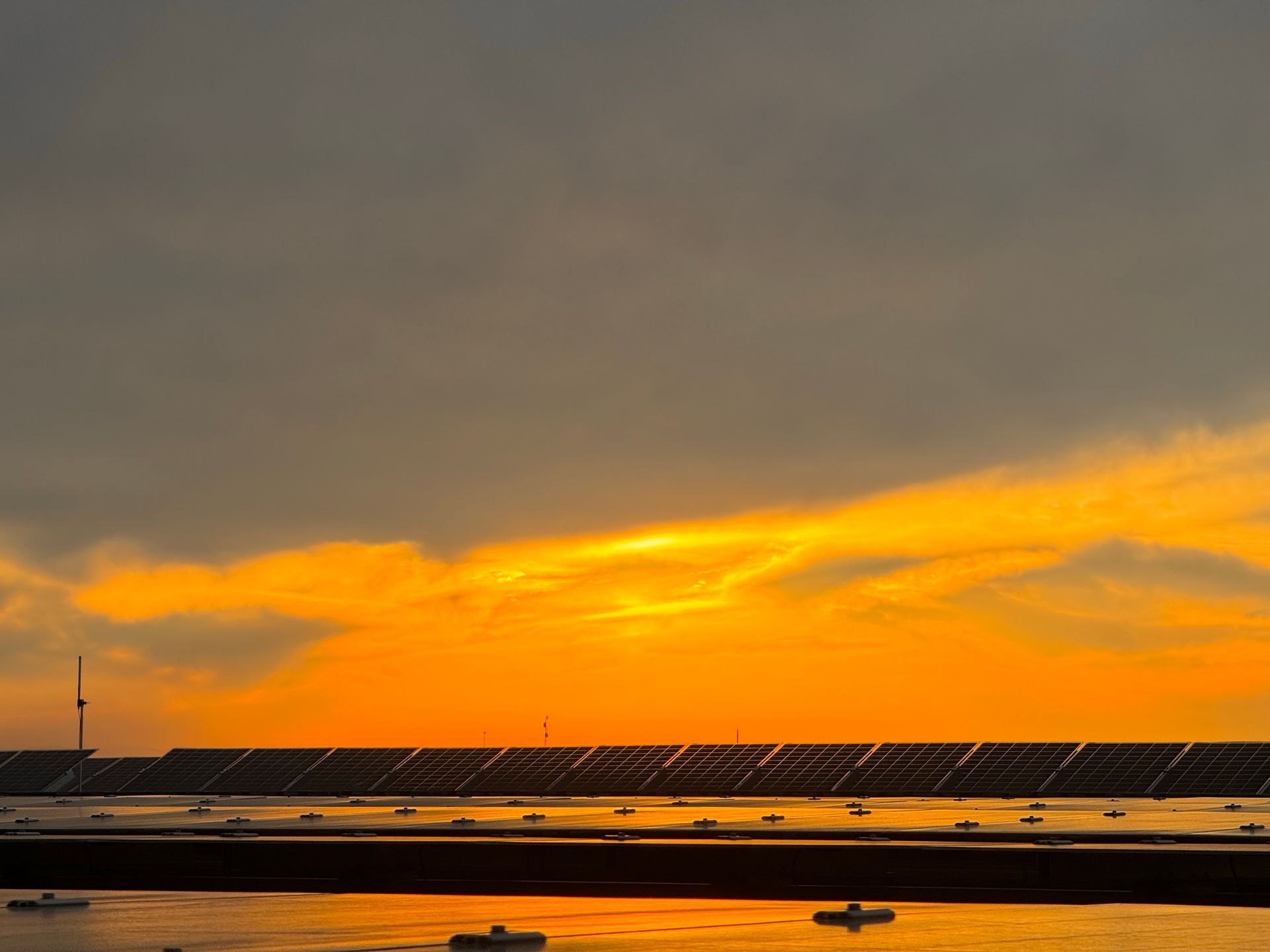 que ocurre con las placas solares de noche